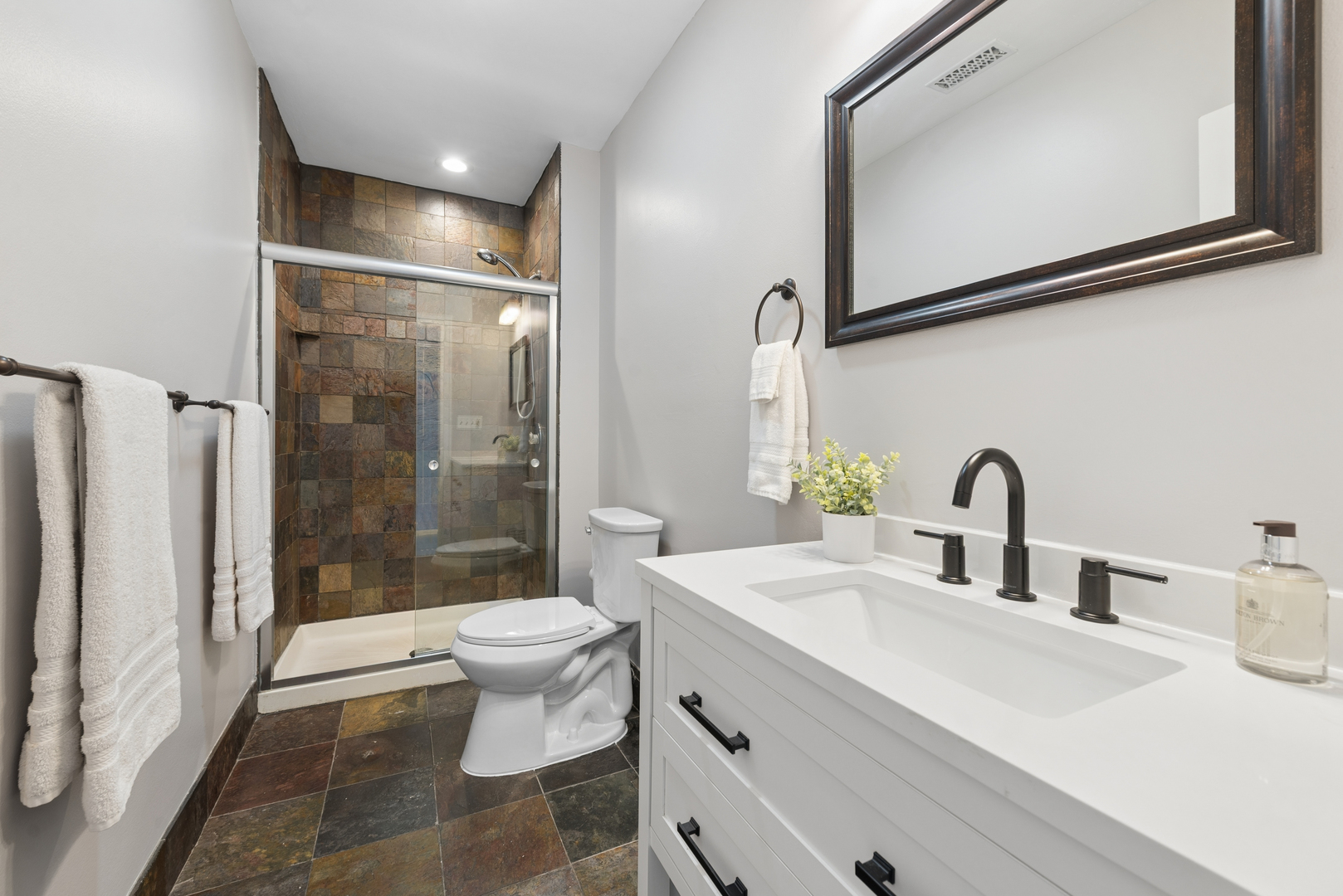 4340 North Sheridan Road, Unit 2S Chicago, IL 60613 - Photo 10 of 22