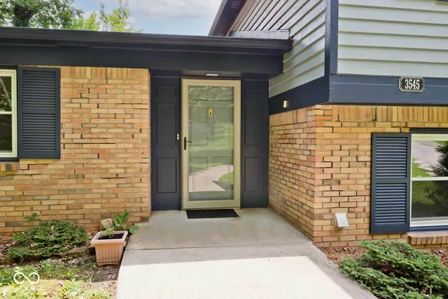 $439,000 | 3545 Whippoorwill Lake N Drive, Monrovia, IN 46157