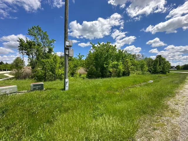 $225,000 | 1201 Leinster Drive, Lemont, IL 60439