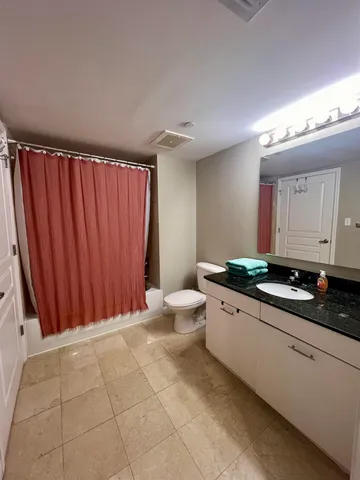 $2,700 | 300 South Duval Street, Unit 611, Tallahassee, FL 32301