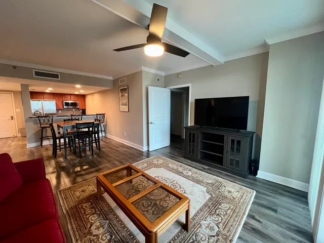 $2,700 | 300 South Duval Street, Unit 611, Tallahassee, FL 32301