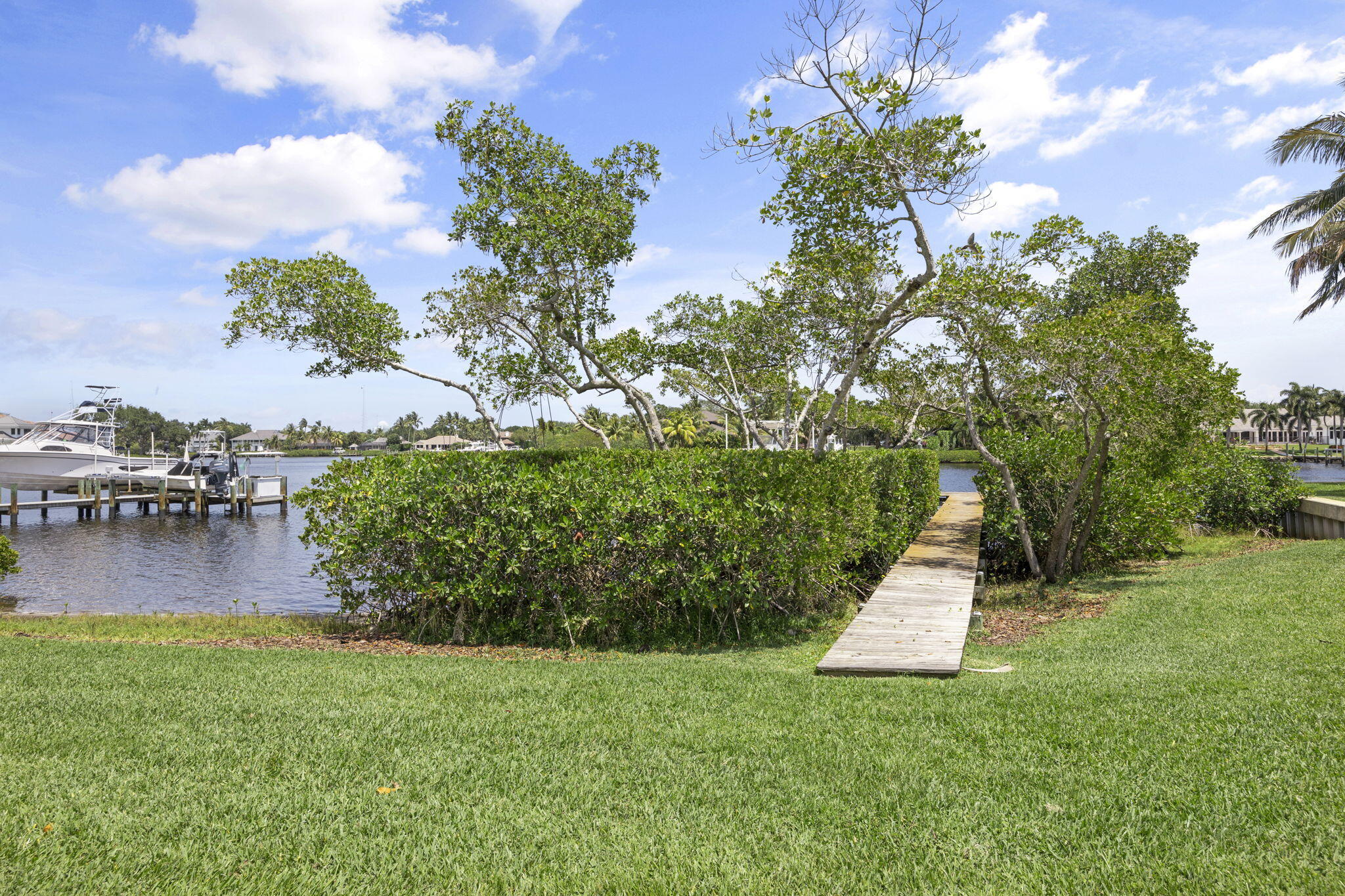 35 Saddleback Road Jupiter, FL 33469 - Photo 32 of 38 39-web-or-mls-6R5A3233 (1)