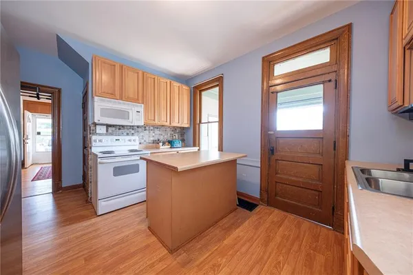 $1,800 | 520 Highland Avenue, Greensburg, PA 15601