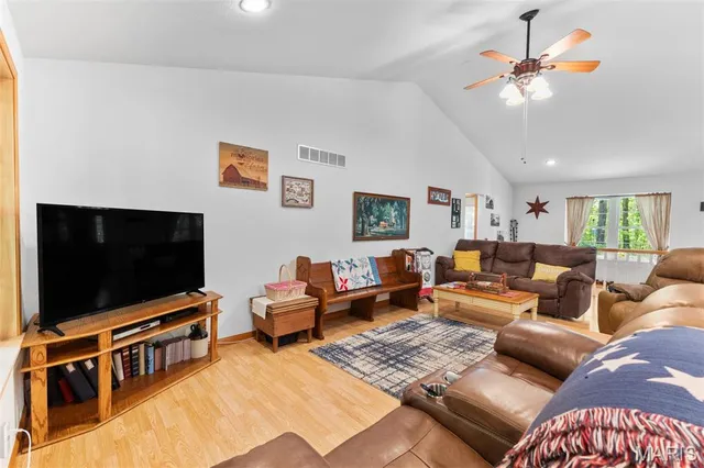 $624,900 | 102 Timber Lane, Farmington, MO 63640