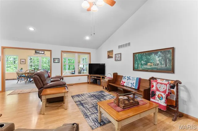 $624,900 | 102 Timber Lane, Farmington, MO 63640