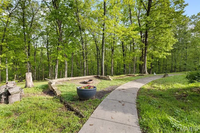 $624,900 | 102 Timber Lane, Farmington, MO 63640