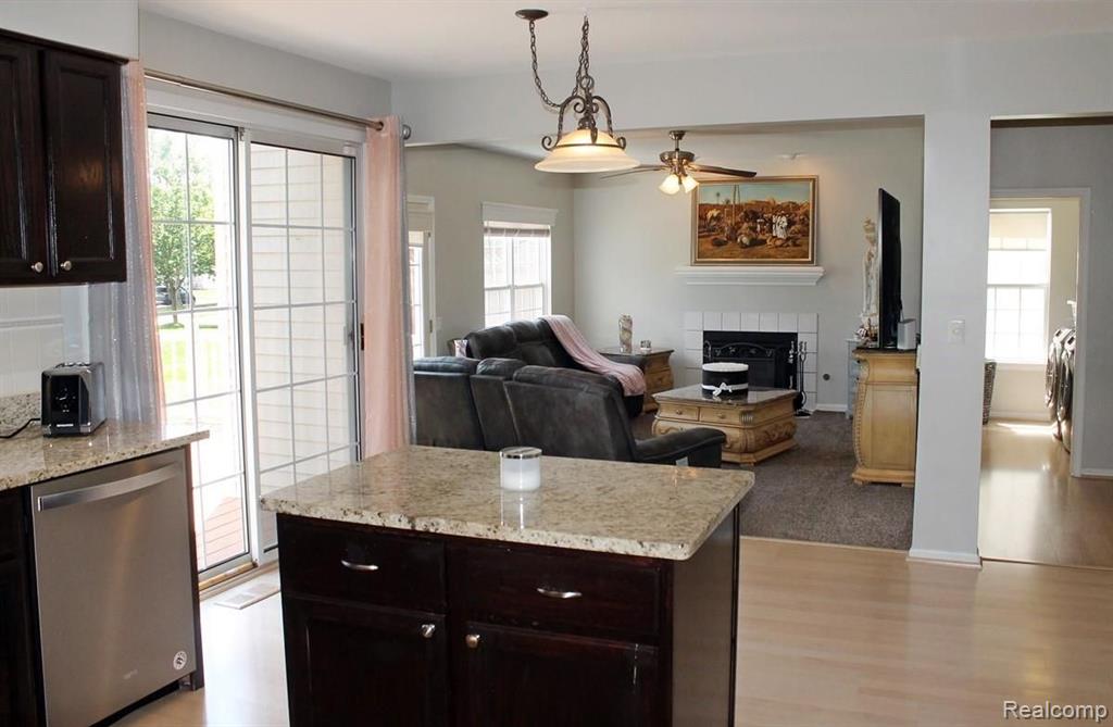 3381 Riverside Court Canton, MI 48188 - Photo 13 of 68
