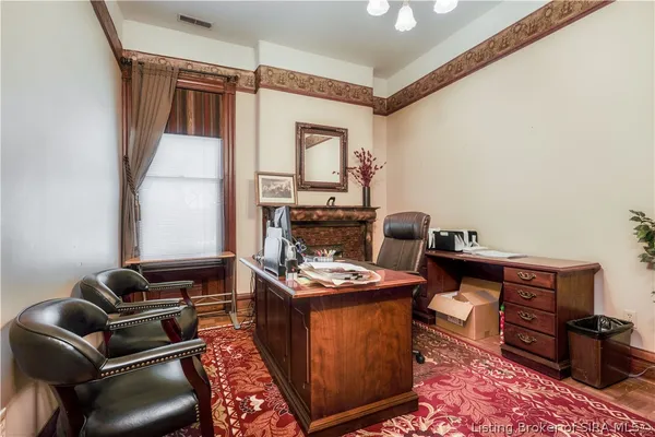 $650,000 | 209 East Chestnut Street, Jeffersonville, IN 47130