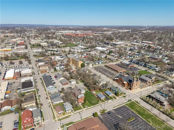 $650,000 | 209 East Chestnut Street, Jeffersonville, IN 47130