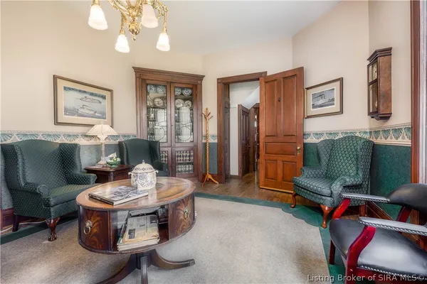 $650,000 | 209 East Chestnut Street, Jeffersonville, IN 47130