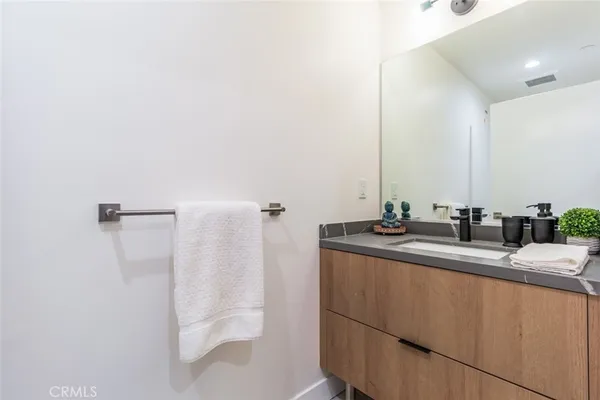 $3,750 | 1212 Viola Avenue, Unit 103, Glendale, CA 91202