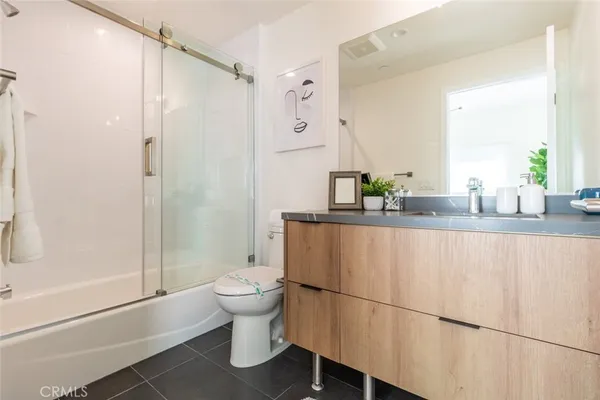 $3,750 | 1212 Viola Avenue, Unit 103, Glendale, CA 91202