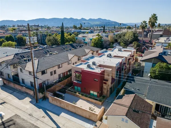 $3,750 | 1212 Viola Avenue, Unit 103, Glendale, CA 91202