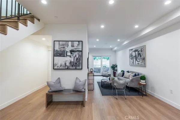 $3,750 | 1212 Viola Avenue, Unit 103, Glendale, CA 91202