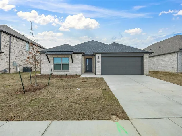 $2,600 | 428 Blackwater Trail, Waxahachie, TX 75165