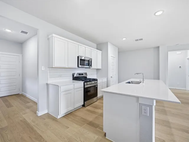 $2,600 | 428 Blackwater Trail, Waxahachie, TX 75165