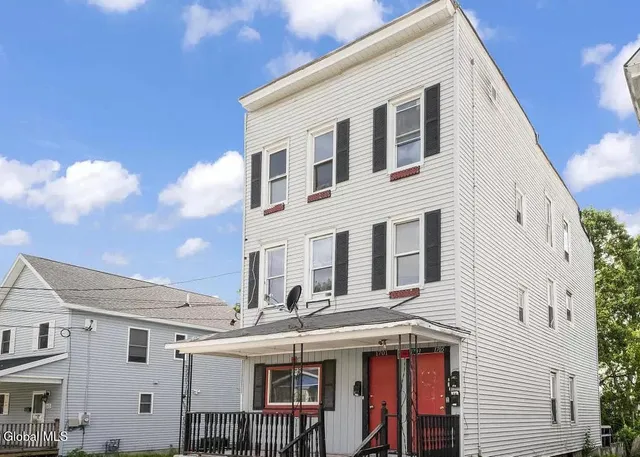 $1,250 | 1701 Carrie Street, Unit 3, Schenectady, NY 12308
