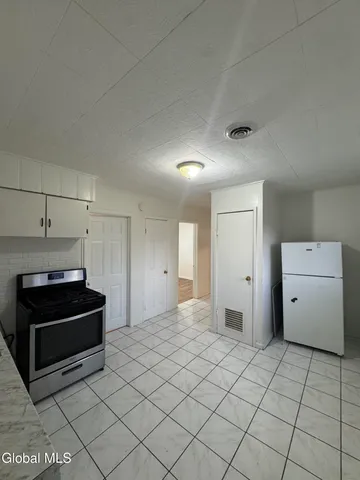 $1,250 | 1701 Carrie Street, Unit 3, Schenectady, NY 12308