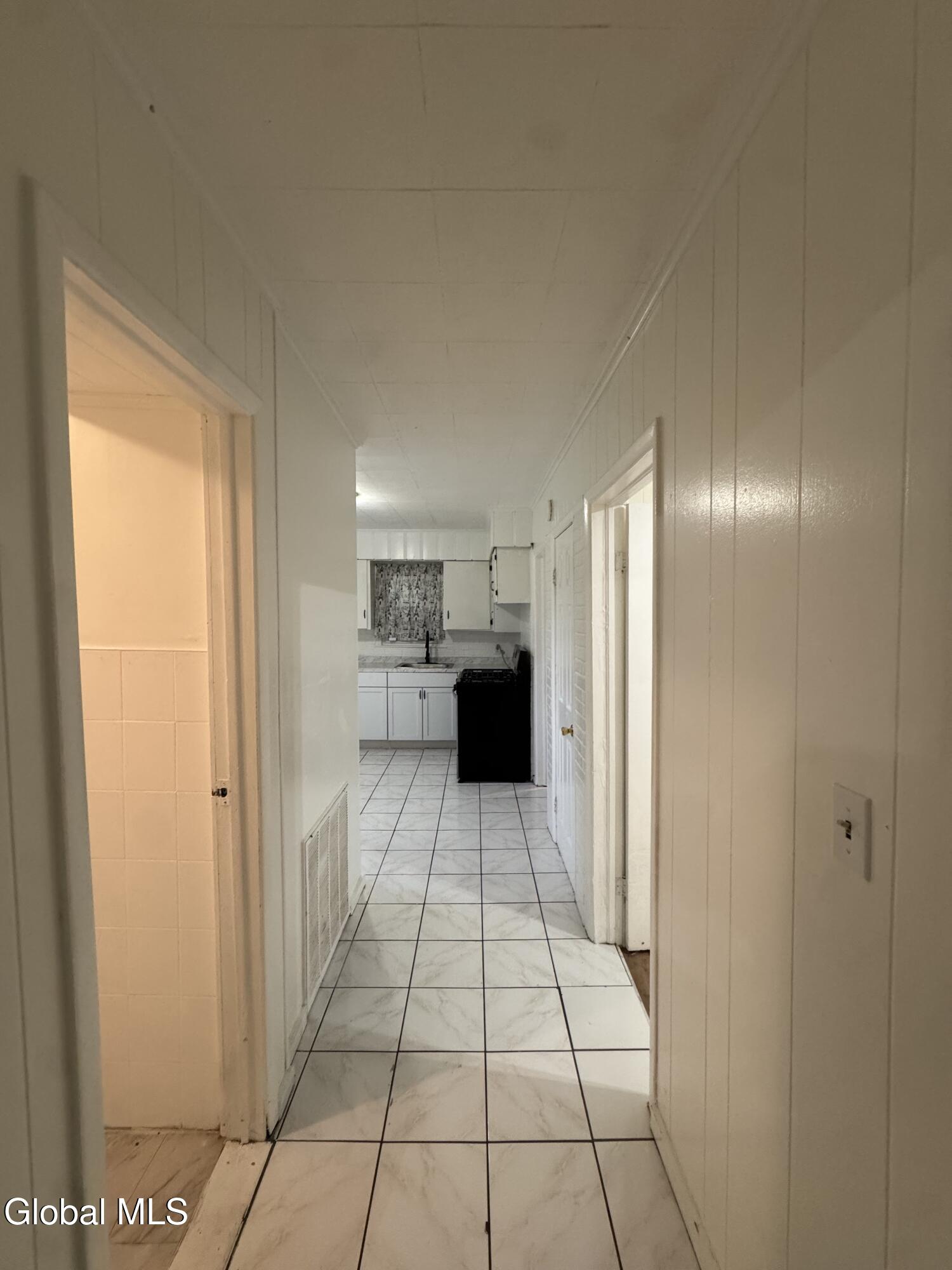 1701 Carrie Street, Unit 3 Schenectady, NY 12308 - Photo 8 of 15 IMG_3743