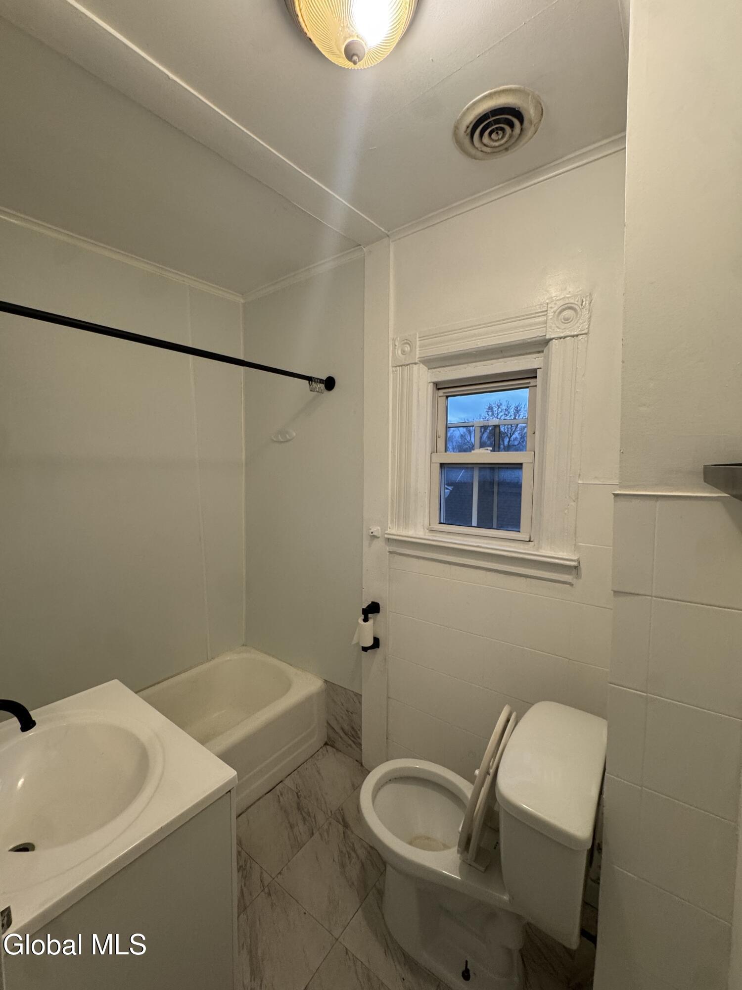 1701 Carrie Street, Unit 3 Schenectady, NY 12308 - Photo 9 of 15 IMG_3744