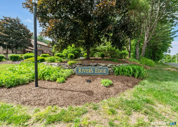 $324,000 | 2 Whirling Dun, Unit 2, Canton, CT 06019