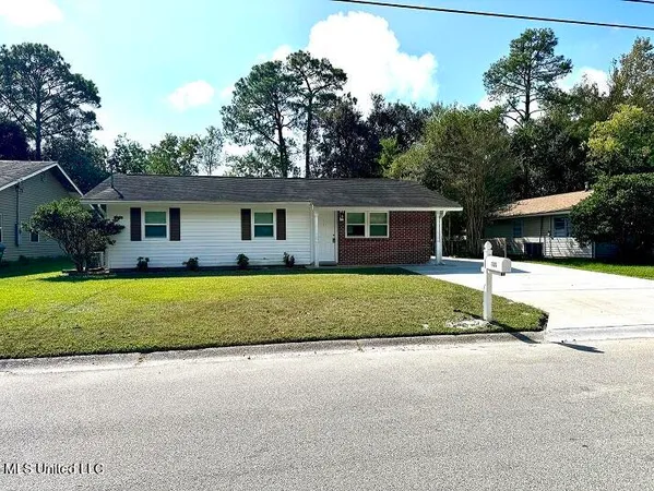 $1,350 | 125 Linda Circle, Ocean Springs, MS 39564