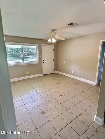 $1,350 | 125 Linda Circle, Ocean Springs, MS 39564