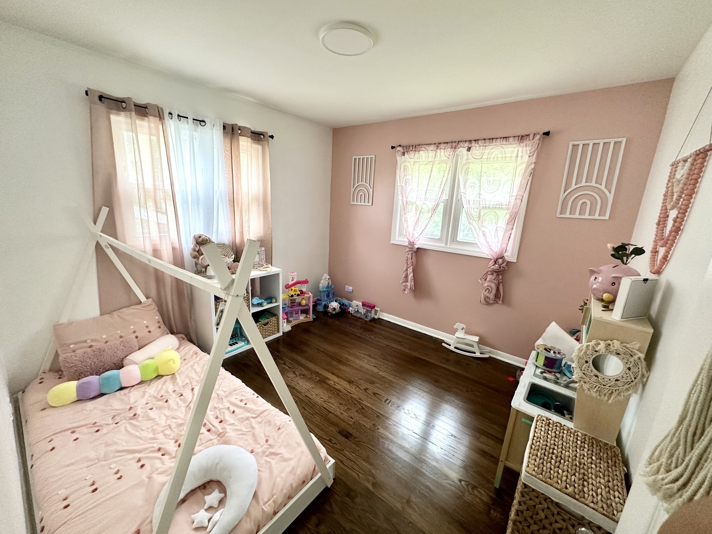 3420 Roesner Drive Markham, IL 60428 - Photo 11 of 21 a living room with furniture and wooden floor