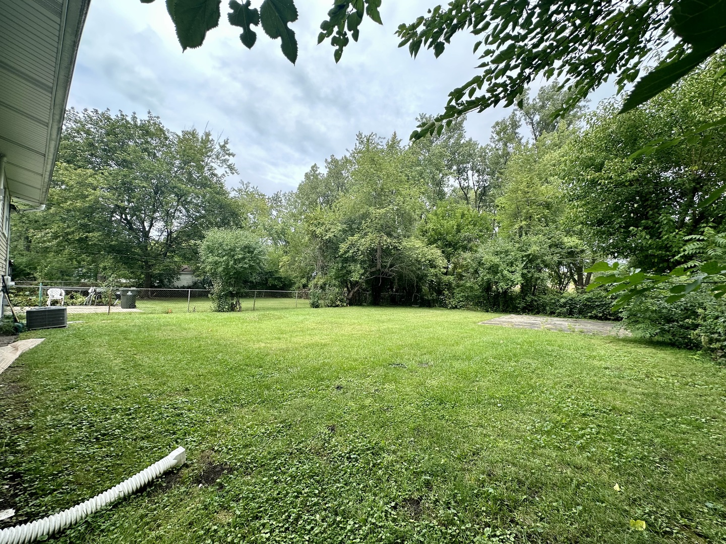 3420 Roesner Drive Markham, IL 60428 - Photo 20 of 21 a view of a garden with basketball court