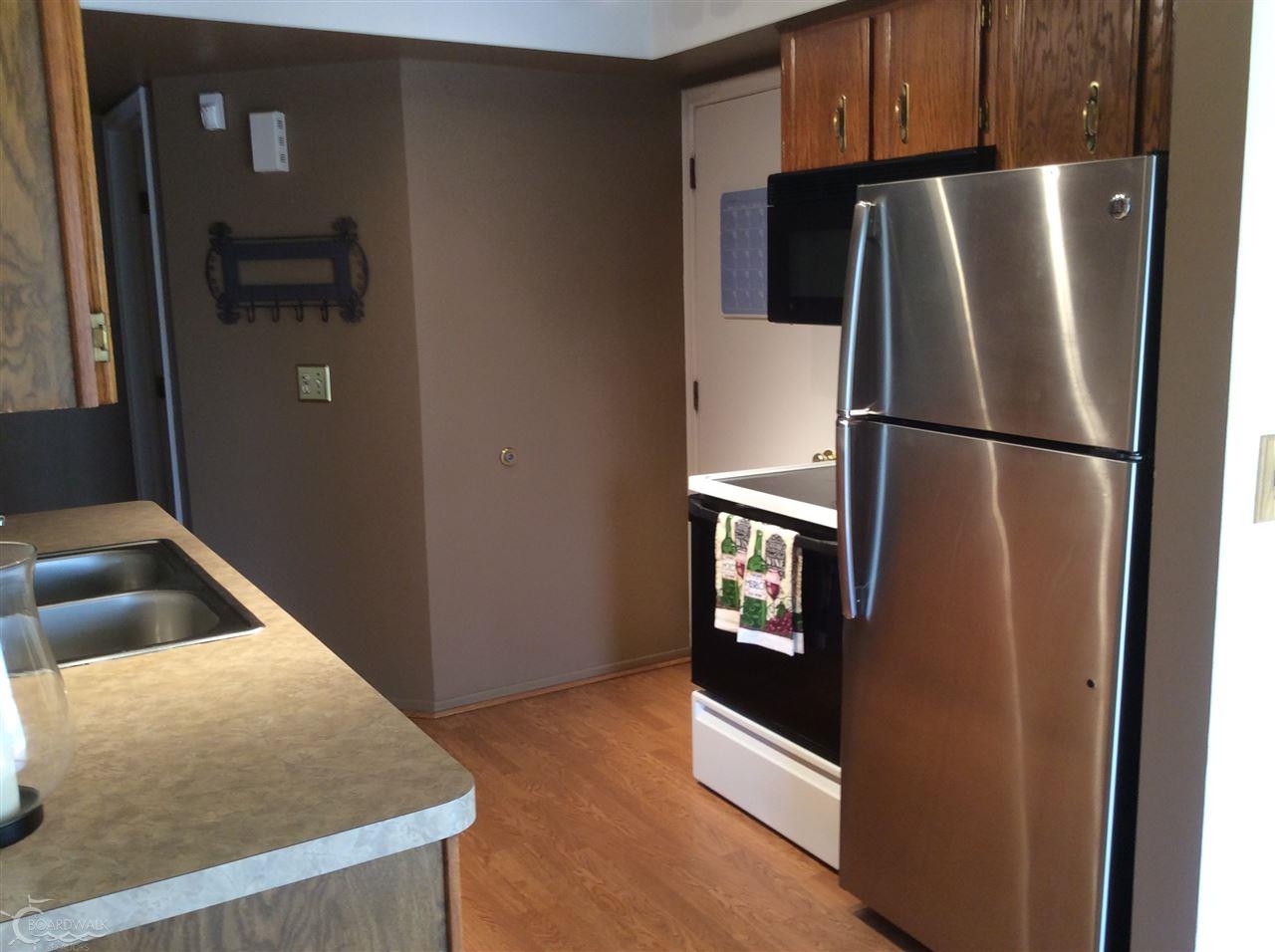 51114 South Foster Road New Baltimore, MI 48047 - Photo 11 of 38 31351749-10.JPG