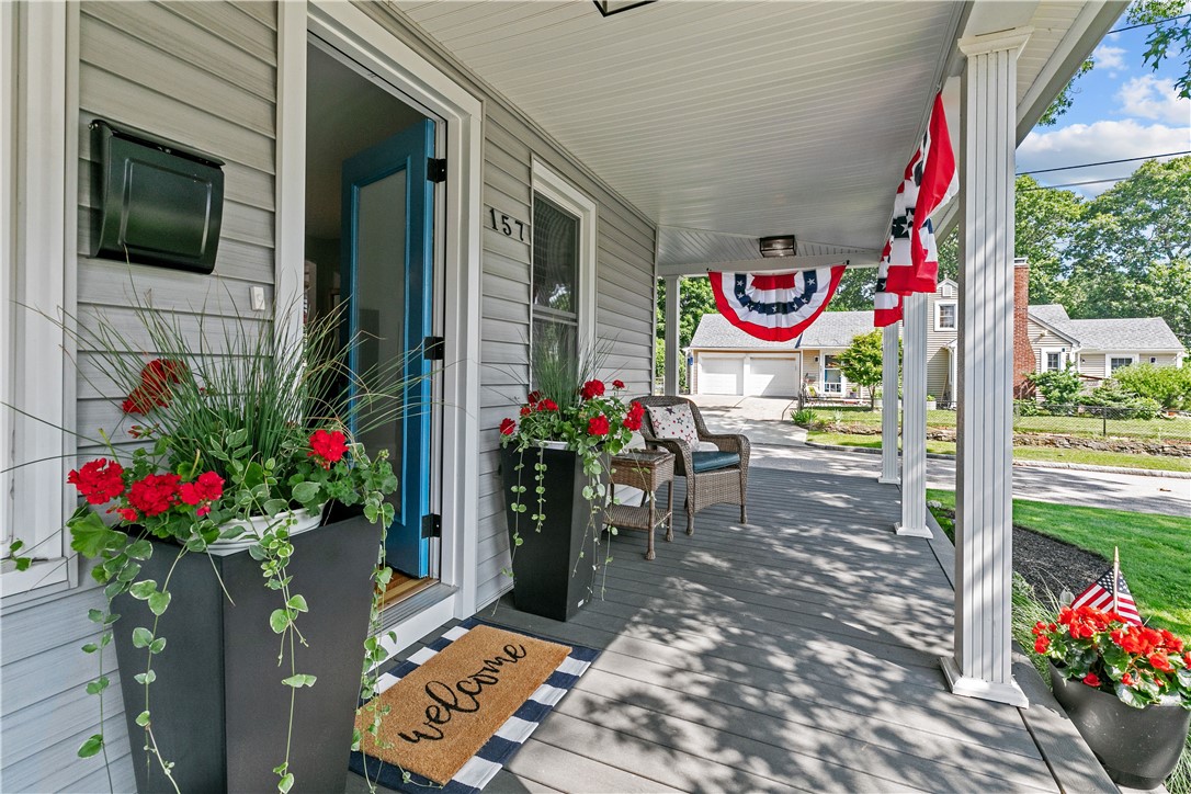 157 Riverside Drive East Providence, RI 02915 - Photo 4 of 38