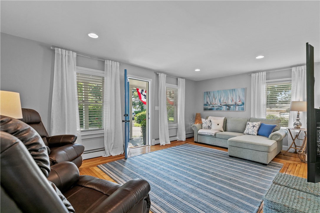 157 Riverside Drive East Providence, RI 02915 - Photo 6 of 38