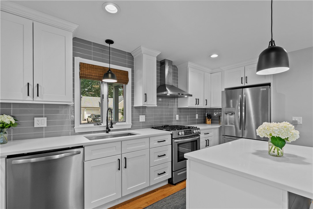 157 Riverside Drive East Providence, RI 02915 - Photo 9 of 38