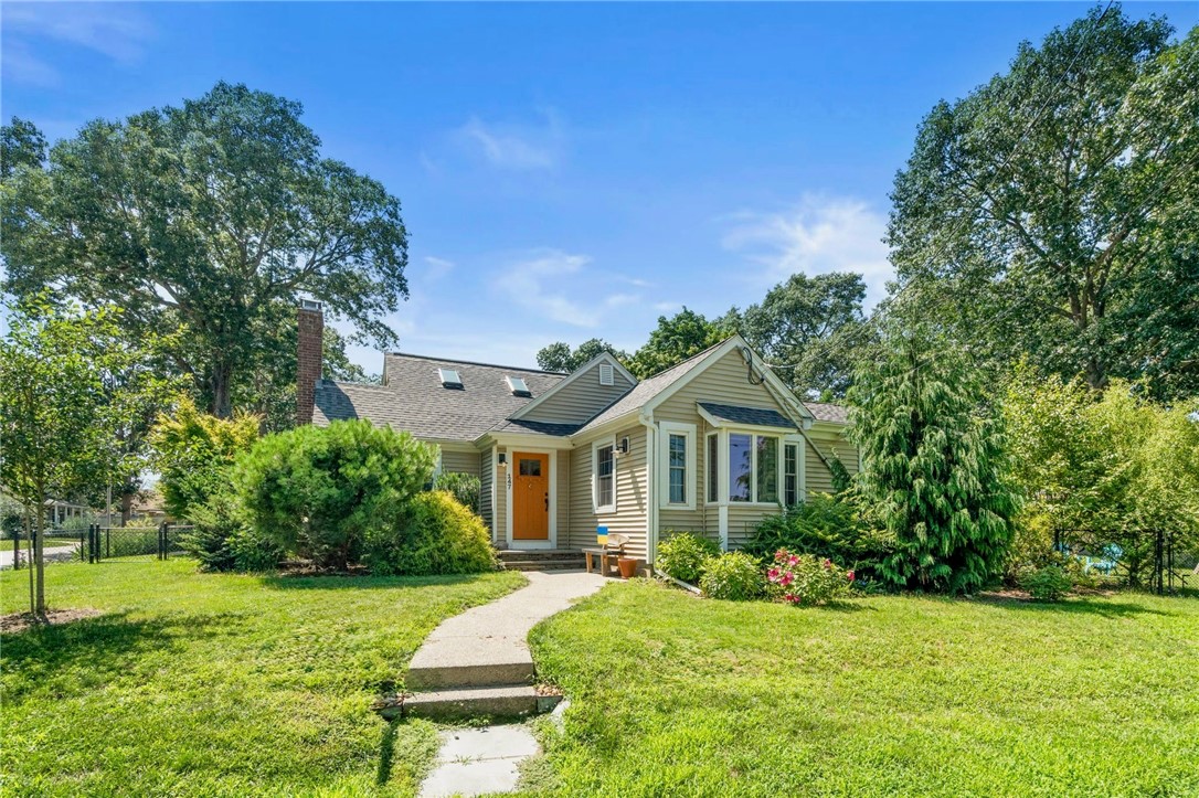 147 Riverside Drive Riverside, RI 02915 - Photo 1 of 6