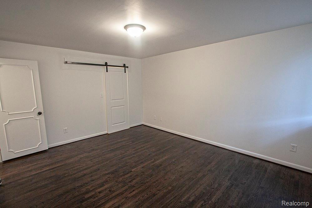 4043 West Maple Road, Unit 102 Bloomfield Hills, MI 48301 - Photo 17 of 22 IMG_6535.jpg