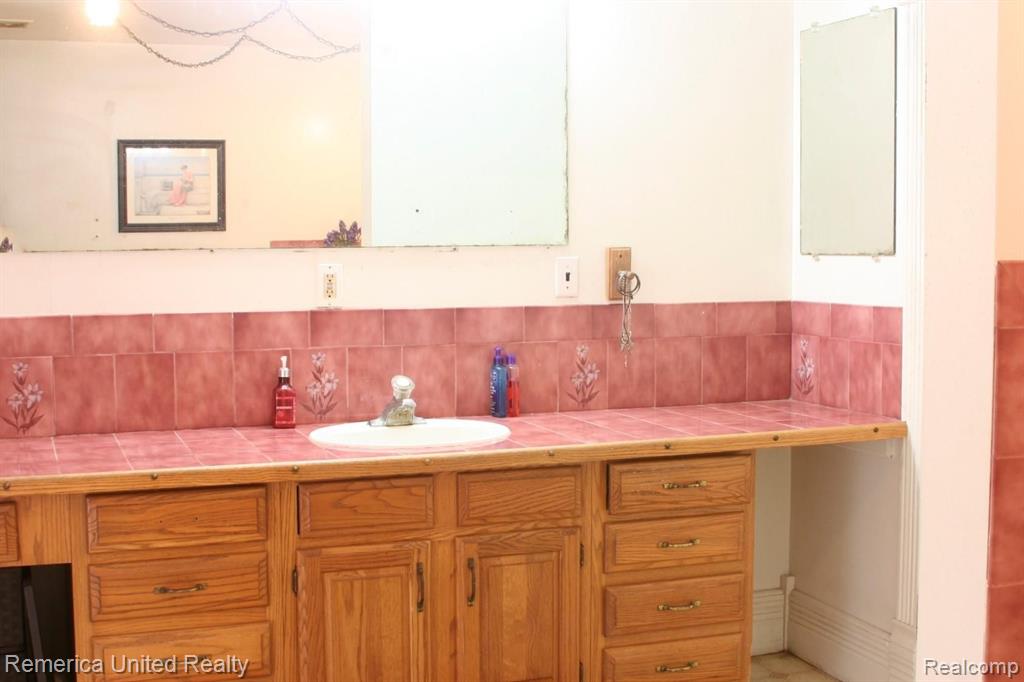 10007 North Fleming Road Fowlerville, MI 48836 - Photo 20 of 39 Gallery Image 20