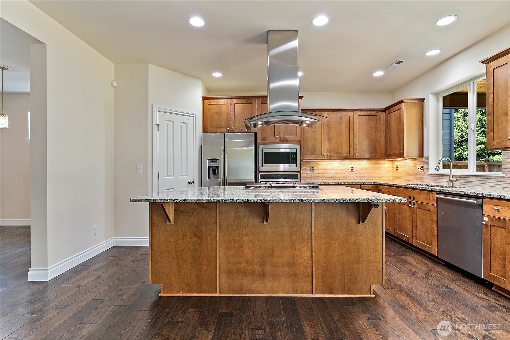 16216 Southeast 140th Street Renton, WA 98059 - Photo 5 of 35