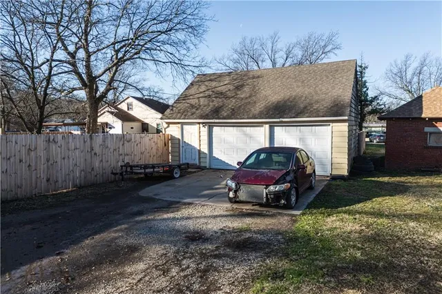 $110,000 | 214 North 8th Street, Fredonia, KS 66736