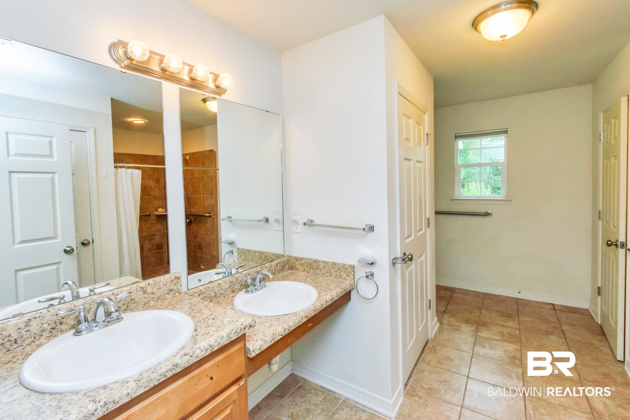 5637 Howells Ferry Road Mobile, AL 36618 - Photo 12 of 31