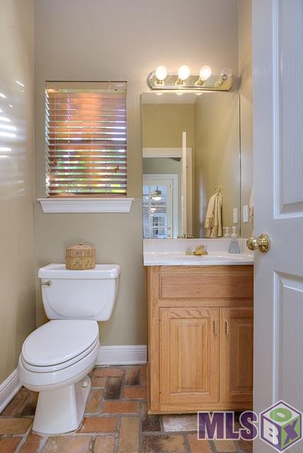 1506 Ridgeland Drive Baton Rouge, LA 70810 - Photo 11 of 29 Half Bath