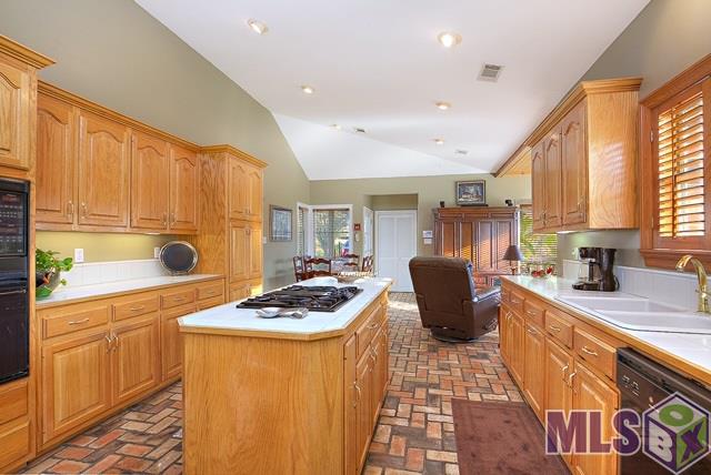 1506 Ridgeland Drive Baton Rouge, LA 70810 - Photo 6 of 29 Kitchen