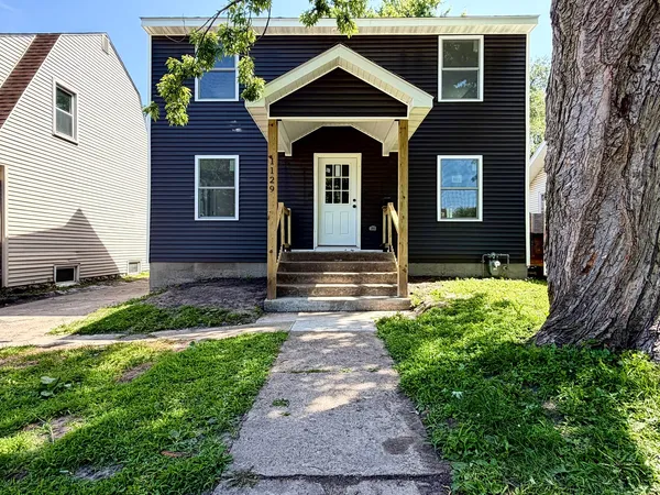 $139,900 | 1129 8th Avenue North, Clinton, IA 52732