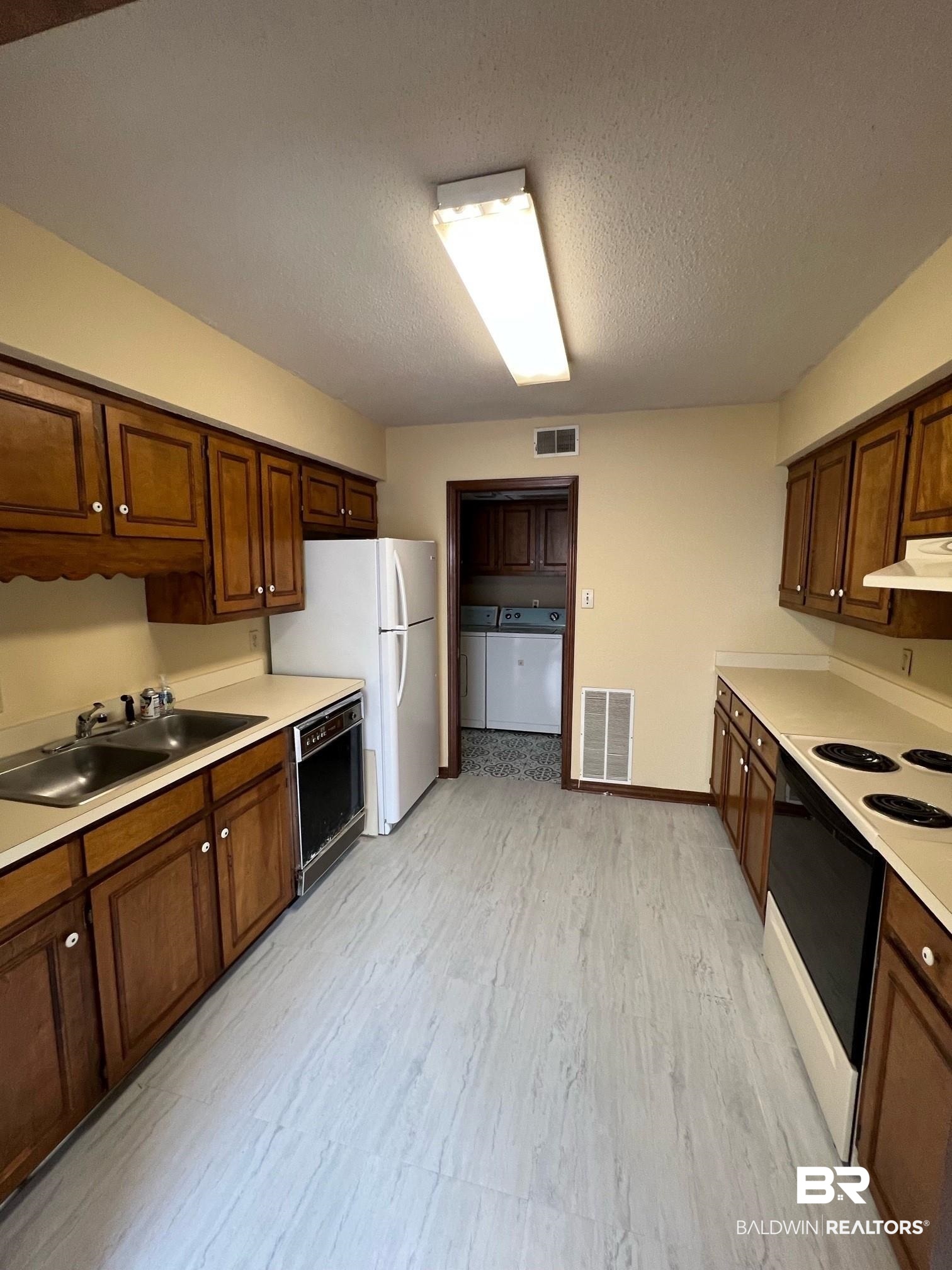 6513 Cedar Bend Court, Unit 6513A Mobile, AL 36608 - Photo 5 of 11