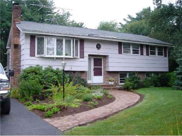 184 Searles Road Nashua, NH 03062 - Photo 1 of 1