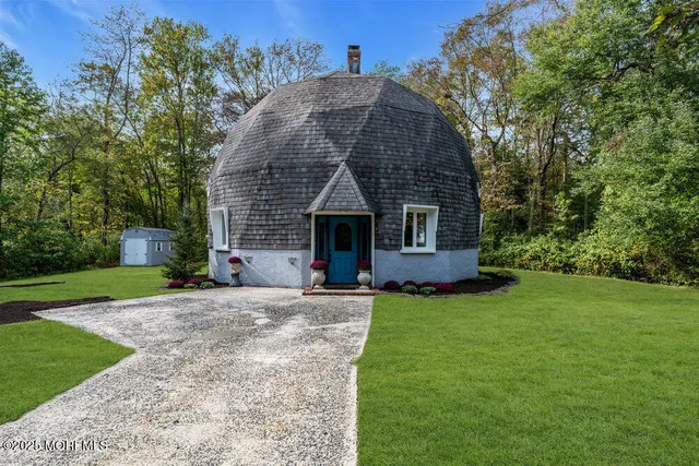 $450,000 | 56 Lakeside Drive, Farmingdale, NJ 07727