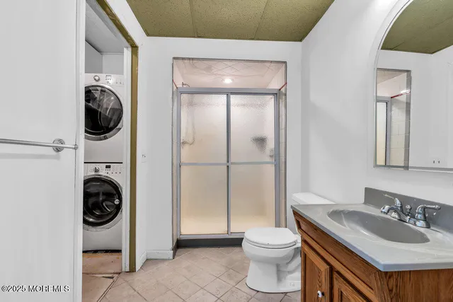 $475,000 | 56 Lakeside Drive, Farmingdale, NJ 07727