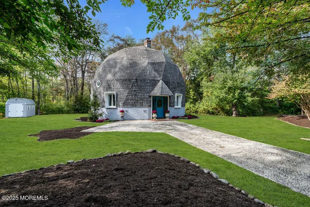 $475,000 | 56 Lakeside Drive, Farmingdale, NJ 07727