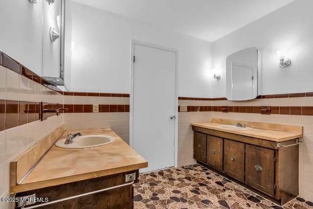 $475,000 | 56 Lakeside Drive, Farmingdale, NJ 07727