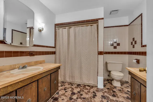 $475,000 | 56 Lakeside Drive, Farmingdale, NJ 07727