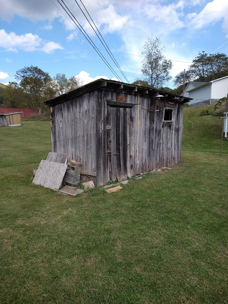 111 Cleghorn Valley Road Marion, VA 24354 - Photo 24 of 29 Gallery Image 24